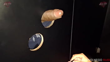 Levei minha puta pra dar pra geral