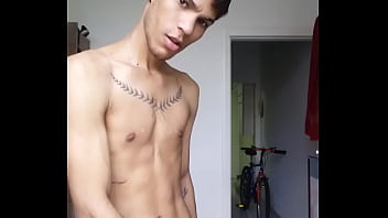 Mlk Safado Exibindo A Pipocas thumbnail