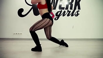 Sasha x twerk girls twerk contest