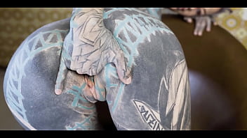 Tattooed teen puts her ass to the test on the fuck machine