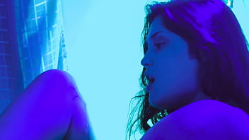 Kink barbie is addicted to feet and pussy