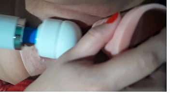 Bucetão gozando gostoso com toy