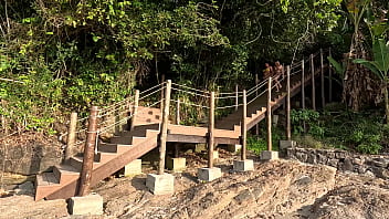 Uma aventura em pú foda com a buceta peluda da nicoly e a raspada da priscila