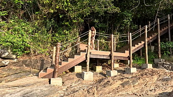 Uma aventura em pú foda com a buceta peluda da nicoly e a raspada da priscila