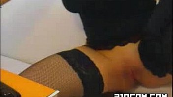 Good lookin woman british slut toying both holes