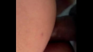 Comendo o cu da loirinha de férias na praia