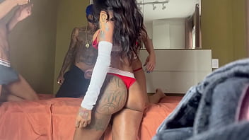 Coloquei a mina do parceiro pra me mamar ele não resistiu e entrou na brincadeira putaria das braba ele é bissexual completo não fechado no