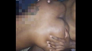 Puta humilha o corno com negão na festa de swing