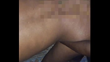 Puta humilha o corno com negão na festa de swing