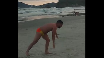 Hoje é um dia ruim pra ser uma rapariga que precisa de apoio pra plantar bananeira dragracebr #dragracebr