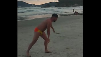 Hoje é um dia ruim pra ser uma rapariga que precisa de apoio pra plantar bananeira dragracebr #dragracebr