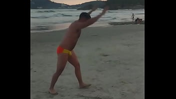 Hoje é um dia ruim pra ser uma rapariga que precisa de apoio pra plantar bananeira dragracebr #dragracebr