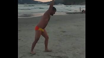 Hoje é um dia ruim pra ser uma rapariga que precisa de apoio pra plantar bananeira dragracebr #dragracebr