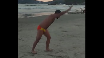 Hoje é um dia ruim pra ser uma rapariga que precisa de apoio pra plantar bananeira dragracebr #dragracebr