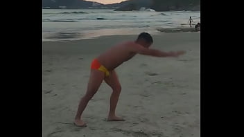 Hoje é um dia ruim pra ser uma rapariga que precisa de apoio pra plantar bananeira dragracebr #dragracebr