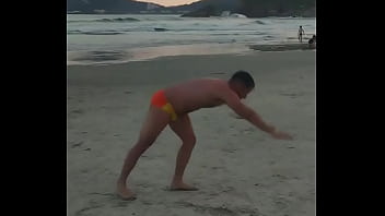 Hoje é um dia ruim pra ser uma rapariga que precisa de apoio pra plantar bananeira dragracebr #dragracebr