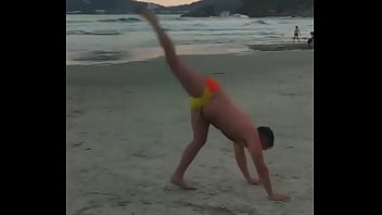 Hoje é um dia ruim pra ser uma rapariga que precisa de apoio pra plantar bananeira dragracebr #dragracebr