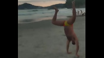 Hoje é um dia ruim pra ser uma rapariga que precisa de apoio pra plantar bananeira dragracebr #dragracebr