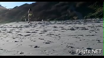 Sugary brunette sara enjoys that yummy sausage