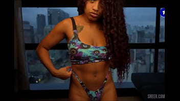 Curtindo um pouco dançando