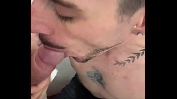 Mamada do agroboy no banheiro