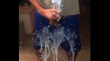 Se chegar 500 rt solto o vídeo esse jato de porra no fundo do meu cu