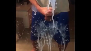 Se chegar 500 rt solto o vídeo esse jato de porra no fundo do meu cu