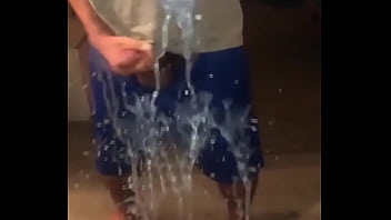 Se chegar 500 rt solto o vídeo esse jato de porra no fundo do meu cu