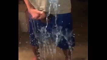 Se chegar 500 rt solto o vídeo esse jato de porra no fundo do meu cu