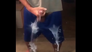 Se chegar 500 rt solto o vídeo esse jato de porra no fundo do meu cu