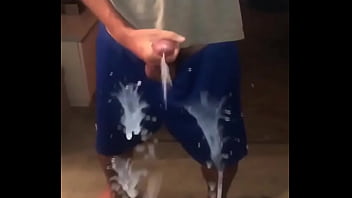 Se chegar 500 rt solto o vídeo esse jato de porra no fundo do meu cu Se chegar 500 rt solto o vídeo esse jato de porra no fundo do meu cu