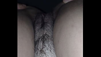Hotwife peludinha quer que o marido soque gostoso na buceta ensopada