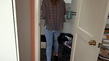 Great cumshot on my ass with jeans on i love having my whole body bathed in milk