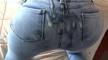 Great cumshot on my ass with jeans on i love having my whole body bathed in milk