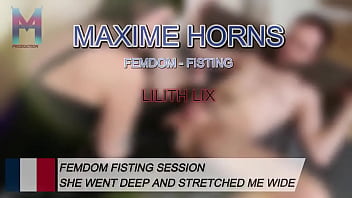 Mon cul s’est ouvert baveux dilaté sous son poing n’étais plus qu’un objet entre ses mains puissanteslil