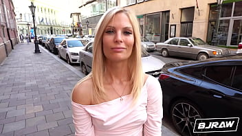 Bjraw blonde bombshell candee licious wants a facial