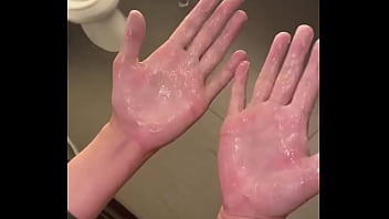 A fan found me on fremont st and asked for a hand job he seemed satisfied️book your session today bookah