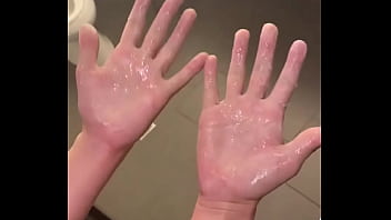 A fan found me on fremont st and asked for a hand job he seemed satisfied️book your session today bookah