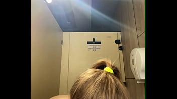 Natural tits bouncing so hot in gym