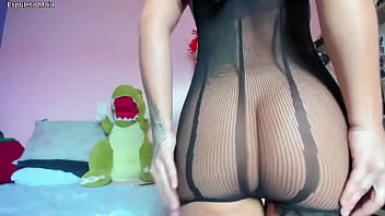 Morena gostosa fazendo ahegao e mostrando a bunda coloque seu pau espuleta