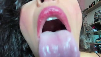 Morena gostosa fazendo ahegao e mostrando a bunda coloque seu pau espuleta