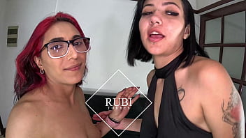 Festinha menage com amiga iniciante e binho ted