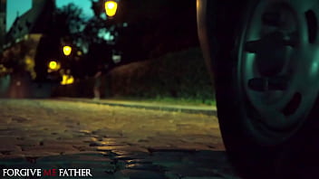 Deviante she loves a big cock inserted in her wet pierced pussy whilst blindfolded