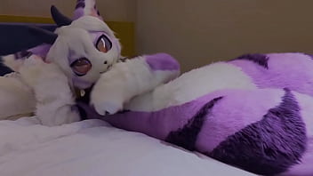 晚上了，快点到我身边来休息吧！