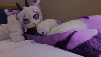 晚上了，快点到我身边来休息吧！