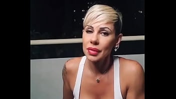 Mónica farro en casa