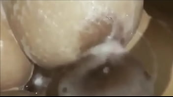 Euzinha tomando banho pra ficar cheirosinha