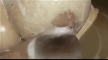 Euzinha tomando banho pra ficar cheirosinha