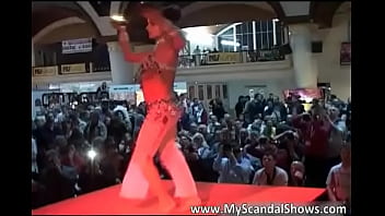 Slutty redhead babe dances dirty