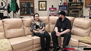 Corrupt police officer mara luv blows officer tampa so he won't expose her crimes to the chief